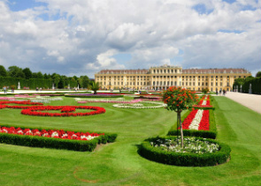 Imperial Vienna Combo: Vienna Card, Mozart Concert, Sightseeing Tour, Schonbrunn Palace and Lunch or Dinner 