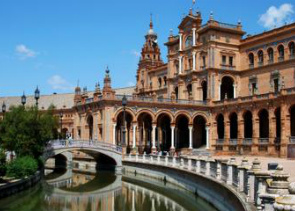 Seville In One Day: Santa Cruz Quarter, Royal Alcazar Palace, Seville Cathedral, Royal Maestranza Bullring and River Cruise