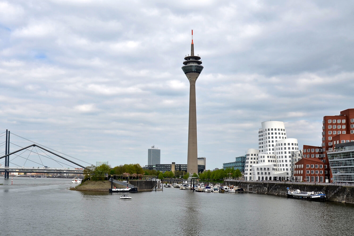 Reliable And Punctual Dusseldorf Airport Transfers At Fixed Cost Airports Taxi Transfers